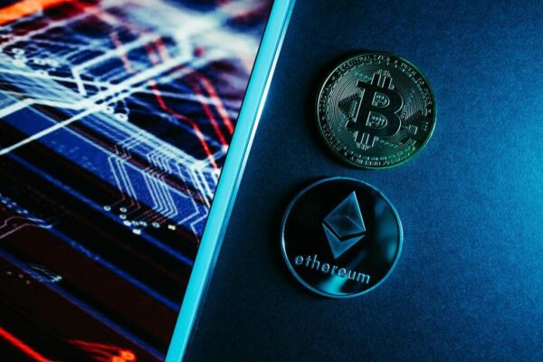 Banki vs blockchain: kto wygra walkę o tokenizację realnych aktywów?